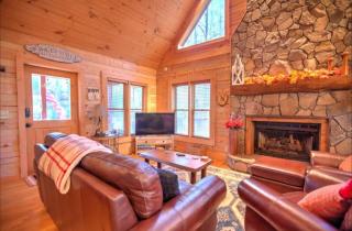 Eagles Landing - Family Friendly Mountain Cabin - Private Hot Tub, Game Room, Screened Decks, Outdoor Fire Pit - Blue Ridge, GA - Blue Ridge - 9