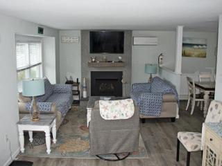 Pet Friendly, Single Family, Private Heated Pool, Hot Tub, Beach Badges And Beach Equipment, Private Fenced In Yard, Deck And Covered Patio, Granite, - 7