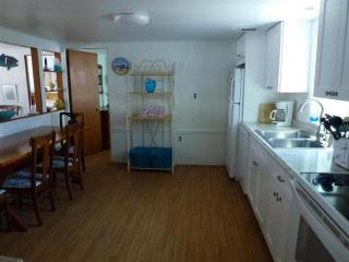 Pet Friendly, Wifi, Beach Badges, Beach Chairs, Balcony, Bayview, Deck,keurig, Handicap Access, Elevator, O-S, Streaming Tv, - Brant Beach - 7