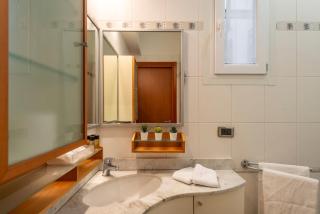 Lecco, 20 - In the heart of the Rainbow District - Milan - 5