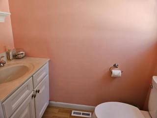 Brant Beach - Lovely, 1St Floor Duplex, Only 3 Houses From The Beach, No Smoking, And No Pets Permitted, Property Now Has Electronic Locks - Tenant, - Brant Beach - 5