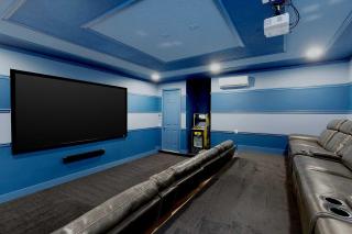 Luxe Villa Near Parks with Wizard BR, Theater, Arcade - Kissimmee - 8