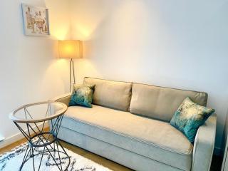 Urban Heaven with free parking - 2