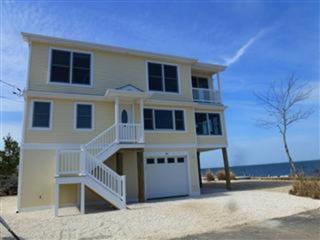 Pet Friendly, Bayfront, Boat Slip Dock, Beach Badges, Wifi, Boaters Delight! Bay Front 1St Floor Duplex In Peahala Park, 1St Floor Is Really 2Nd, - Peahala Park - 0
