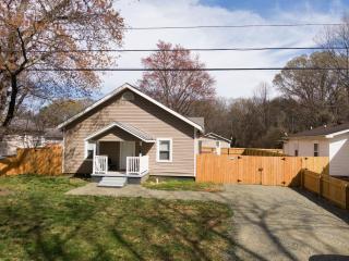 Entire home in Burlington, North Carolina-Charming 4-bedroom house - Burlington - 0