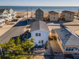 Pet Friendly! Ocean Block, Single Family, 3 Decks, Wifi, Washer Dryer, Ocean Block, Single Family, 3 Decks, Wifi, Washer Dryer,ocean Side Single, - 9