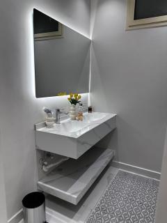 شقة غرفتين نوم وصالة اطلالة البطحاء - 2