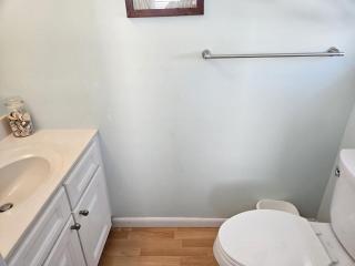 Brant Beach - Lovely, 2Nd Floor Duplex, Only 3 Houses From The Beach With Great Oceanviews From Both The Livdin Area And The Deck No Smoking, And - 5