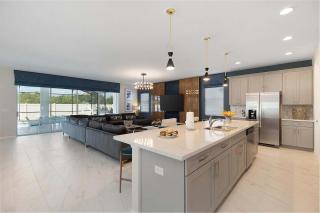 Luxe Villa Near Parks with Wizard BR, Theater, Arcade - Kissimmee - 7