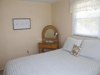 Duplex 2Nd Fl Beach Badges Oceanside Outdoor Shower Wifi - Brant Beach - 3