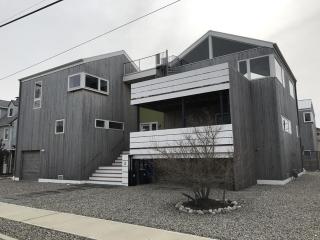 Heated Pool, Beach Badges, Roof Top Deck With Views, Private Yard, - Brant Beach - 0