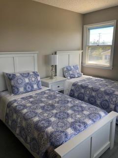 Pet Friendly, Beach Badges, Water Front, Dock, Wifi, Single Family 3-Bed 2-Bath Lagoon Front - Harvey Cedars - 8
