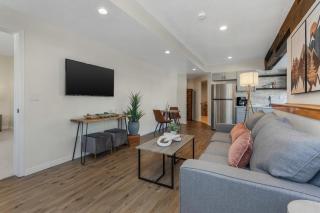 Cozy 2br Home Mountain Views, Firepit, Sleeps 6 - 9