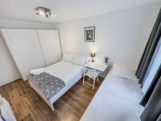 Luxurious 2bed in Canary Wharf - London - 4