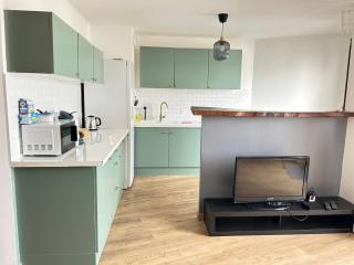 2 bedroom Apartment + Parking - 7