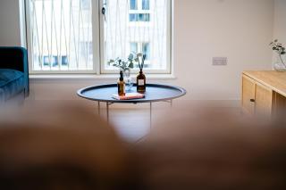 Luxury Apartment Near City Airport - with gym and free parking Sleeps 8 - Thamesmead - 6