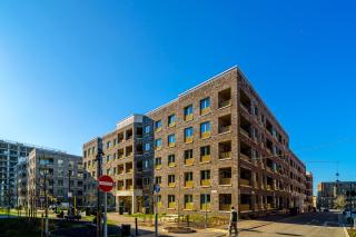 Luxury Apartment Near City Airport - with gym and free parking Sleeps 8 - Thamesmead - 2