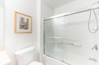 Flash 20 Off Townhome at Emerald Island - 2