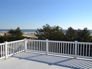 Single Family, Ocean Block, Wifi, Washer And Dryer, Second 2Nd Home From The Ocean! 2Nd From Ocean Contemporary Ship Bottom Home 14010 - 4