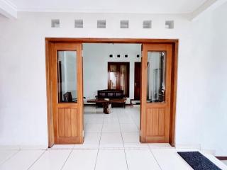 Guest House Kraton Mas - Pacitan - 8