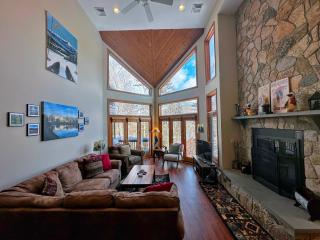 CR6 C6 Renovated Townhome a short walk from the slopes Pool gym passes - 5