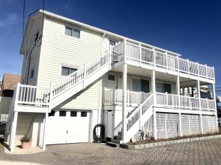 Brant Beach Oceanside Pet Friendly Second Floor Duplex Ocean Views 14018 - Brant Beach - 9