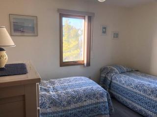 Bay Block Wifi Deck Outdoor Shower Beach Badges Bay Views Bay Side Raised Ranch With Bay Views In Peahala Park 14019 - 1