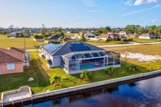 Upscale And Comfortable! Enjoy Views From The Pool - Cape Coral - 7