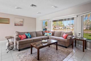 Charming Waterfront Getaway With Pool! - Cape Coral - 9