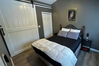 Modern Nimitz Cabin on 19 Acres with Fireplace and WiFi - 3