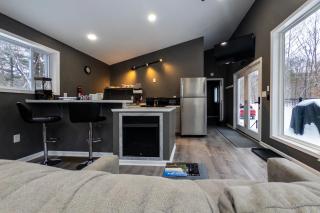Private 19 Acre Forest Cabin for 2 with Fireplace and WiFi - - 0