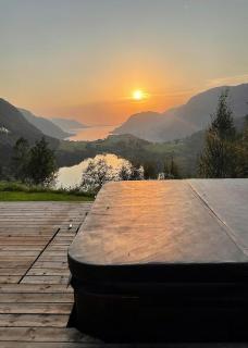 Sunny Cabin With Fjord Views In Redal - Naustdal - 0