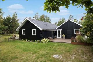 Family Holiday Home With Sea View In Hou - Hals - 9