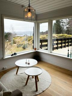 Scenic Family Cabin In Hundvin - Lindås - 0