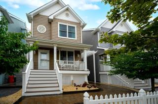 Sale! Book 2 Nights Get 3rd for 1 dollar Modern 4 Bedroom Near Beach - Seaside Heights - 9