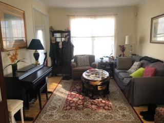 Cozy Suburban Retreat - Germantown - 2