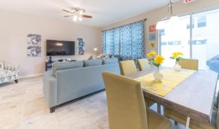 Special Offer Cozy Retreat at Compass Bay - 2