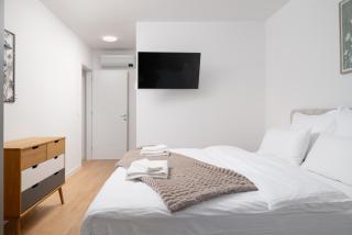 Luxury Apartment Mona with Garden & Jacuzzi in Zadar, Borik - Zadar - 6