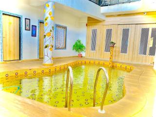JAYDURG Asra Lake Heritage Hotel with rooftop and swimming pool - Udaipur - 0