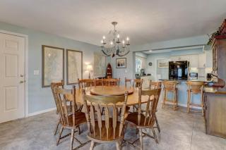 Dog Friendly Beach House - 2