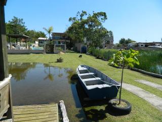 Casa da lagoa com rampa para embarcações - Tramandaí - 1