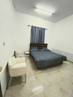 Luxurious Furnished Studio Exceptional Location - Abu Dhabi - 7