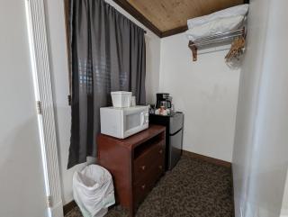 Squaw Valley Motel Room 6 - 9