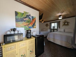 Squaw Valley Motel Room 8 - 9