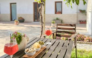 Stunning Apartment In Bosconero - - 8