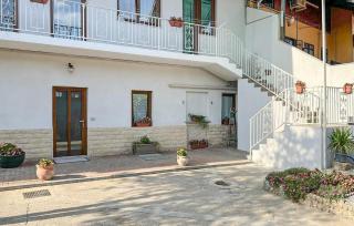 Stunning Apartment In Bosconero - - 3