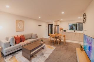 Cozy 2Bedroom - Kitchen Yard Central Location - 9