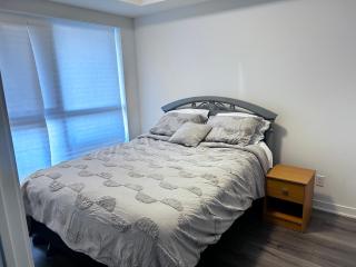 Stylish 1BR Oakville Condo - Oakville - 2