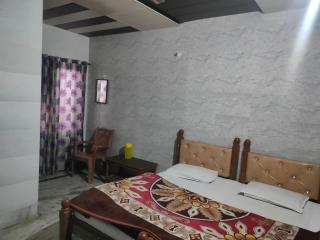 Hotel Subhadra Guest House - Mathura - 5