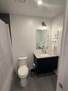 Stylish 1BR Oakville Condo - 1